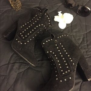 🔥Trendy Black Booties 🔥